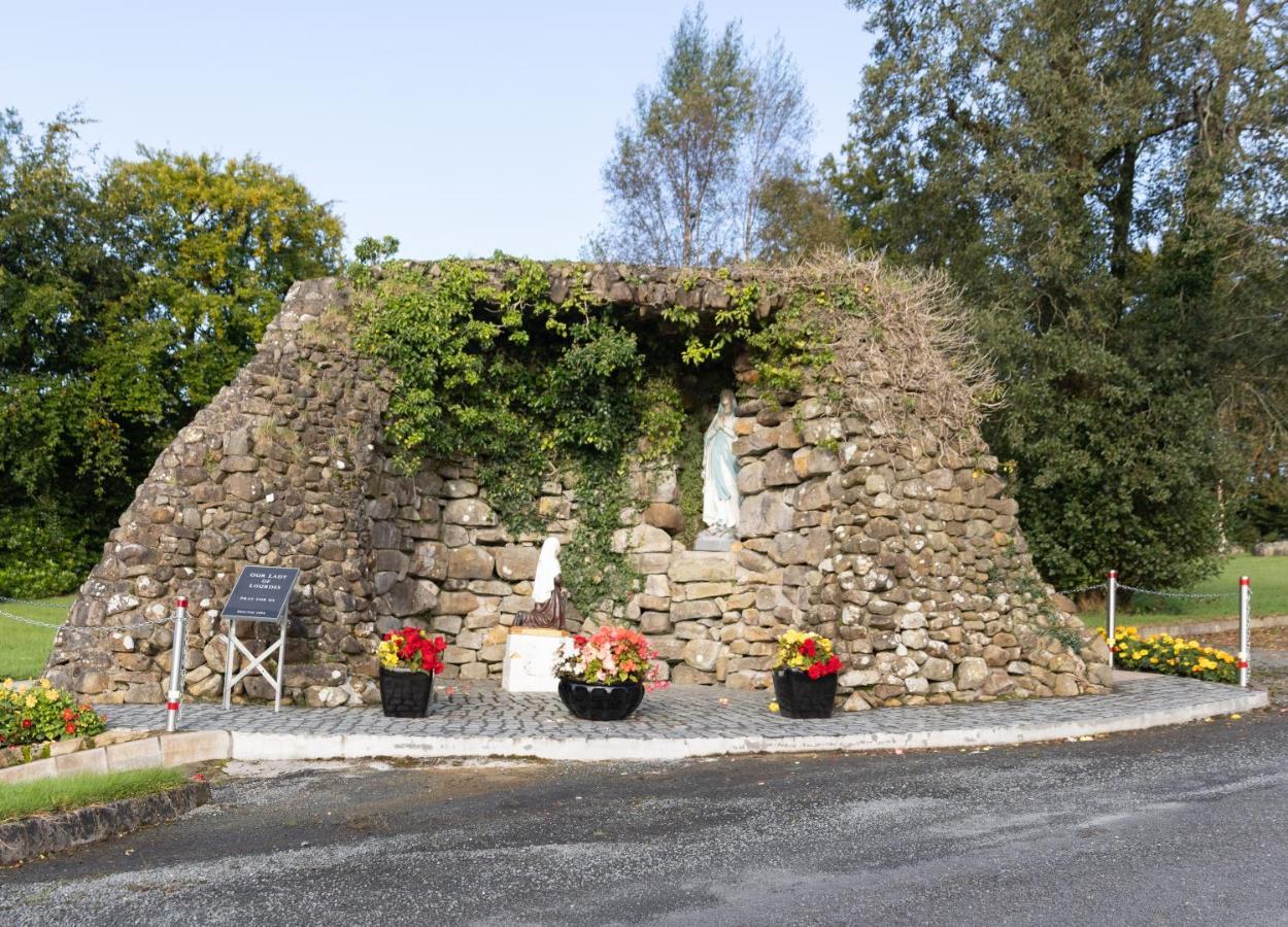 Sliabh Beagh Hotel Монахан Екстер'єр фото